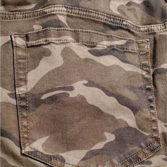 TORRID SKINNY PANT - CAMO PRINT - Picture 2 of 5